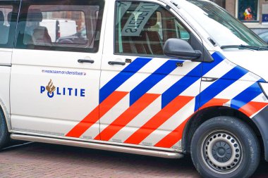 Hollanda polis arabası. Yan görünüm