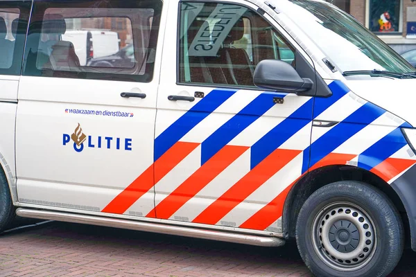 Politie-auto in Nederland. Zijaanzicht — Stockfoto