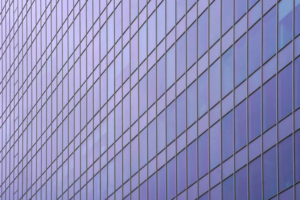 Baufenster schließen. Moderne Mehrfamilienhäuser in Neubaugebieten — Stockfoto