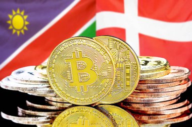 Namibya ve Danimarka bayraklarında Bitcoins.