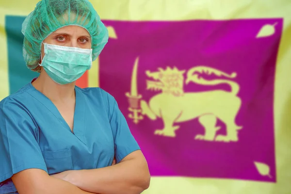 Kvinnlig Kirurg Mask Och Hatt Tittar Kameran Bakgrunden Sri Lanka — Stockfoto