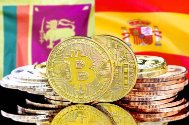 Sri Lanka ve İspanya 'daki kripto para birimi ve engelleme teknolojisi yatırımcıları için konsept. Sri Lanka ve İspanya bayrağının arka planında Bitcoin 'ler.
