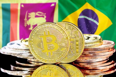 Sri Lanka ve Brezilya 'daki kripto para birimi ve engelleme teknolojisi yatırımcıları için konsept. Sri Lanka ve Brezilya bayrağının arka planında Bitcoin 'ler.