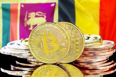 Sri Lanka ve Belçika 'daki kripto para birimi ve engelleme teknolojisi yatırımcıları için kavram. Sri Lanka ve Belçika bayrağının arka planında Bitcoins.