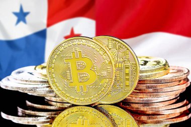 Panama ve Monako 'daki kripto para birimi ve engelleme teknolojisi yatırımcıları için konsept. Panama ve Monaco bayrağının arka planında bitcoinler.