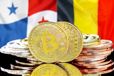 Panama ve Belçika 'daki kripto para birimi ve engelleme teknolojisi yatırımcıları için konsept. Panama ve Belçika bayrağının arka planında Bitcoin 'ler.