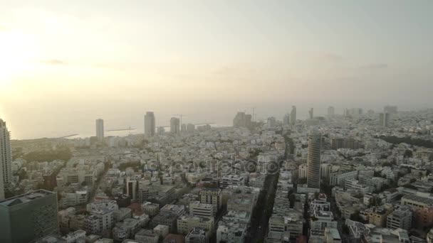 Schwenk über die Skyline der israelischen Stadt — Stockvideo