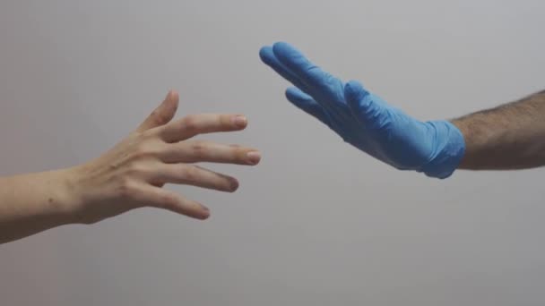 Main Sans Gants Est Refusé Toucher Autre Avec Des Gants — Video