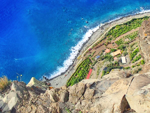 Hoekmening van de steile kust van de Atlantische eiland Madeira — Stockfoto