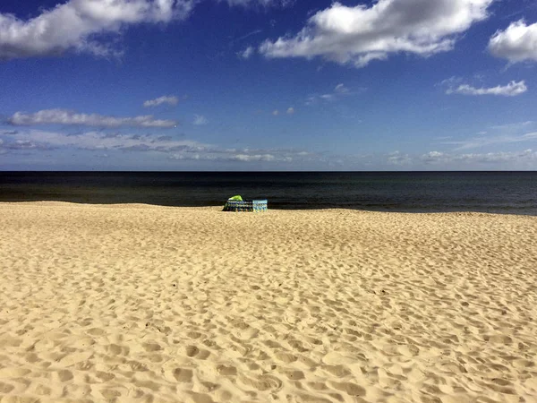 Sama na pláži na německém Baltském moři — Stock fotografie