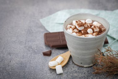 Şekerlemeli sıcak çikolata..