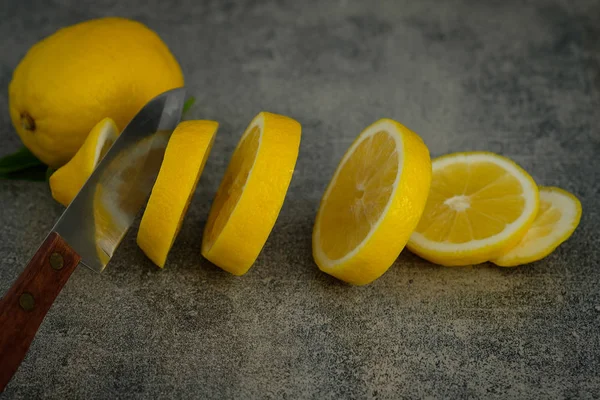 Bodegón con limones en rústico l — Foto de Stock