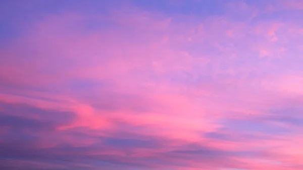 Abstrato desfocado céu rosa e roxo — Fotografia de Stock