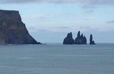 Reynisdrangar - İzlanda'daki ünlü dev kaya