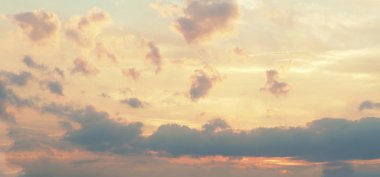 sarı pembe bulutlar gökyüzü arkaplanı