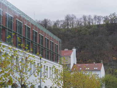 Çek Cumhuriyeti, Prag, Karlin, 21 Kasım 2017: busin görünümü