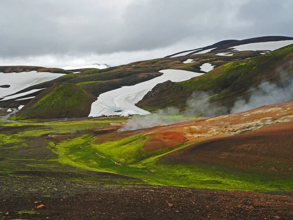 Landmanalaugar 山烟热地热河溪 — 图库照片