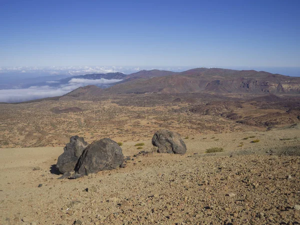 Desert volcanic landscape with purple mountains in el teide nati — Stock Photo, Image