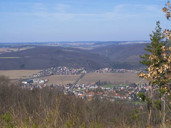 Vista Sobre Aldeia Brdy República Checa Com Árvores Edifícios Colinas — Fotografia de Stock