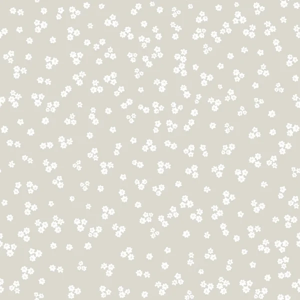 부드러운 작은 꽃자루없는 꽃무늬. 베이지 색 배경에 흰색 꽃 질감을 손으로 그렸습니다. 낭만적 인 디자인의 직물, 결혼식 초대장, 직물, 벽지. 벡터 EPS 10. — 스톡 벡터