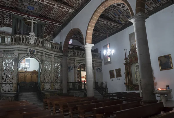 Santa Cruz de la Palma, La Palma, Kanariøyene, Spania, 30. desember 2019: Innvendig i vakre, dekorerte barokken i Iglesia El Salvador i sentrum av Santa Cruz De La Palma . – stockfoto