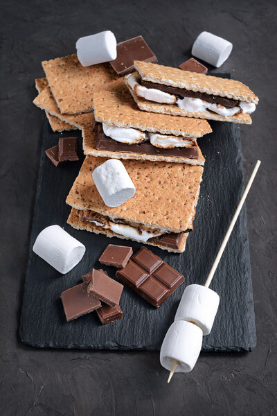 Fresh homemade smores with marshmallows, chocolate and graham crackers