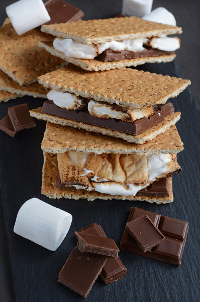 Fresh homemade smores with marshmallows, chocolate and graham crackers