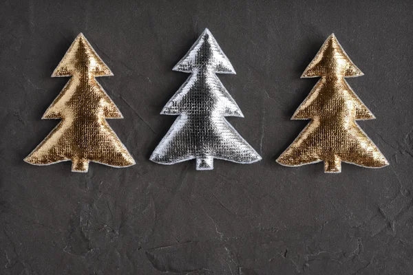 Golden and silver decorative christmas tree — Stock fotografie