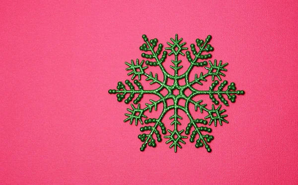 Fond de Noël avec flocon de neige vert — Photo