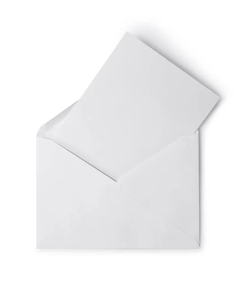 Busta bianca con foglio bianco piegato per corrispondenza — Foto Stock