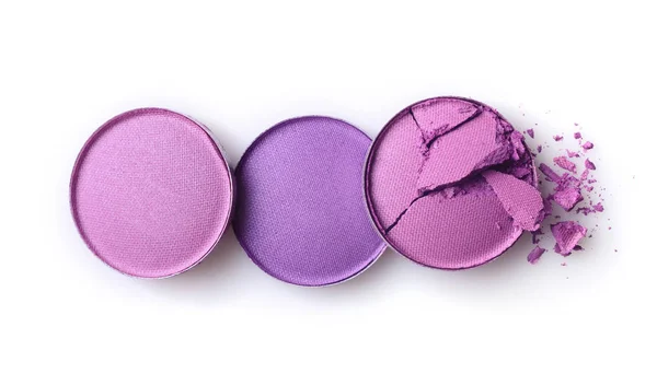 Kulaté fialové havarovaného oční stíny pro make-up jako vzorek kosmetických produktů — Stock fotografie