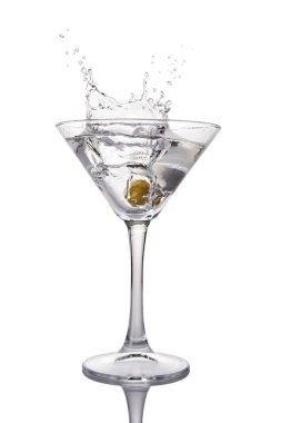 Splash beyaz şeffaf alkollü kokteyl içki zeytin ile martini cam