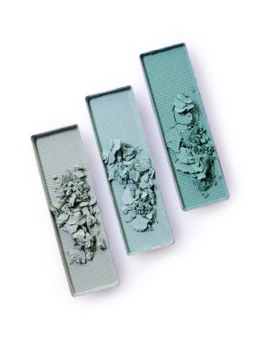 İçin yeşil ezilmiş göz farı makyaj kozmetik ürünü örnek