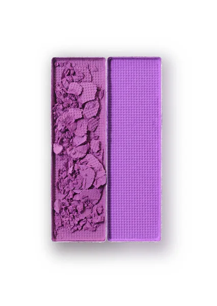 Sombra de ojos triturada púrpura para maquillaje como muestra del producto cosmético —  Fotos de Stock
