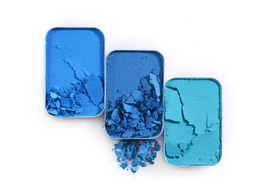 İçin mavi ezilmiş göz farı makyaj kozmetik ürünü örnek