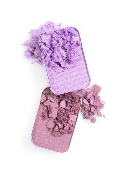 Lila ezilmiş göz farı için kozmetik ürünü örnek makyaj