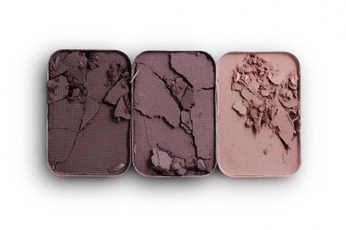 İçin kahverengi ezilmiş göz farı makyaj kozmetik ürünü örnek