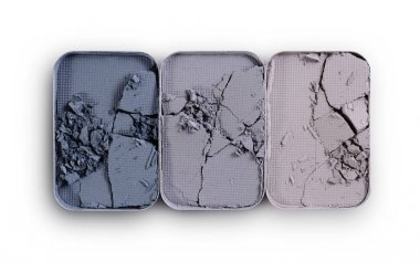 İçin gri ezilmiş göz farı makyaj kozmetik ürünü örnek