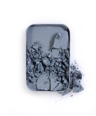 İçin gri ezilmiş göz farı makyaj kozmetik ürünü örnek