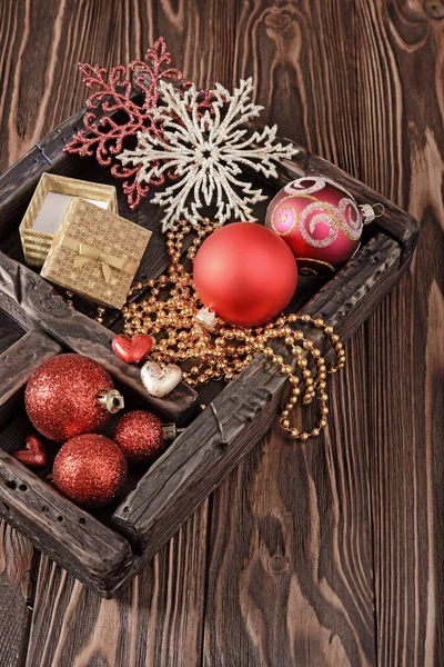 Vintage shadow box med jul leksak på trä bakgrund — Stockfoto