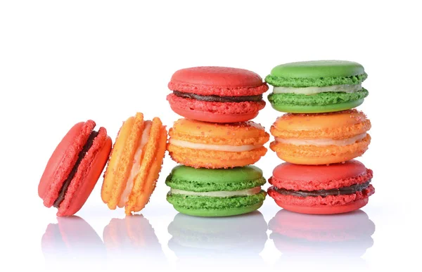 Francouzský dezert. Sladký vícebarevné makronky nebo macarons — Stock fotografie