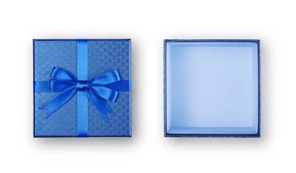 Boîte cadeau carrée bleue vide ouverte avec arc en satin brillant — Photo