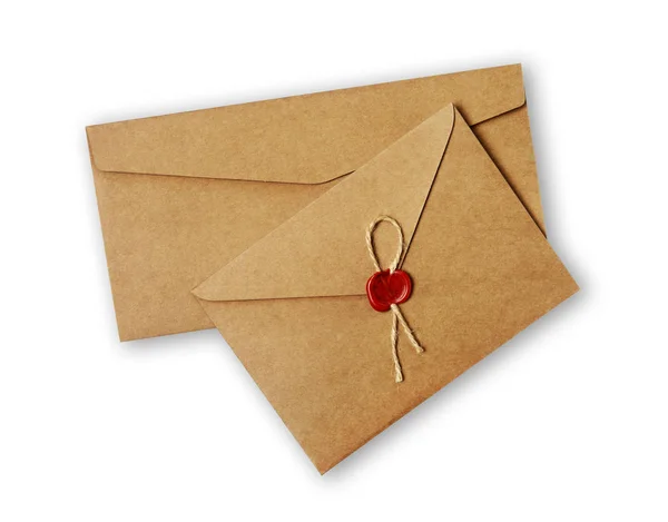 Två olika vintage hantverk kuvert med rött vax sigill stämpel för korrespondens — Stockfoto
