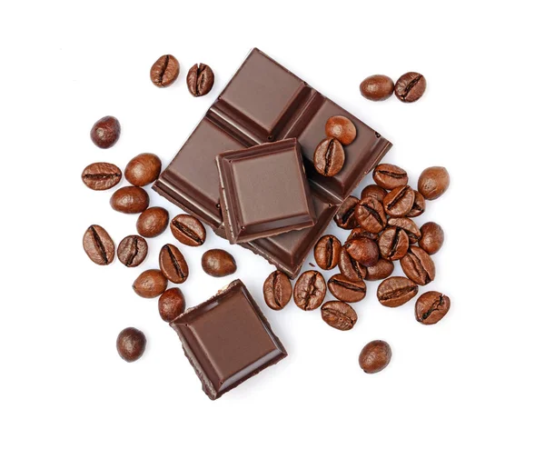 Close-up pedaços de barra de chocolate escuro com sabor de café e feijão — Fotografia de Stock
