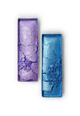 Dikdörtgen parlak mor ve mavi ezilmiş göz farı makyaj kozmetik ürünü örnek olarak 