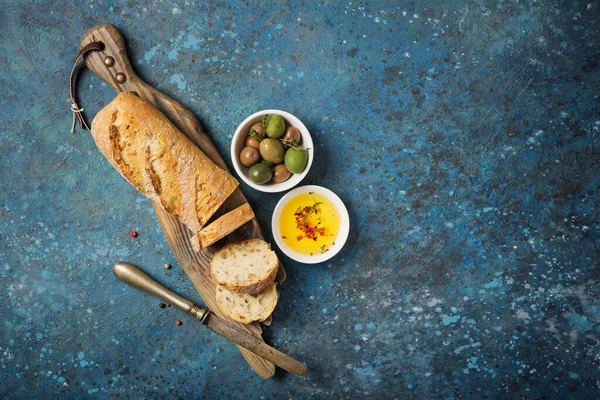 Top View Fresh Wholegrain Bread Green Olive Oil White Bowls — Stock Photo, Image