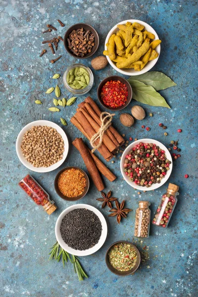 Top View Mix Bright Spices Herbs Small Bowl Bottle Ingredient — Stock Photo, Image