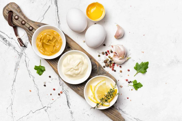 Vista Superior Dos Ingredientes Para Maionese Caseira Como Mostarda Ovos — Fotografia de Stock