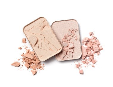 Beyaz arkaplanda izole edilmiş kozmetik ürün örneği olarak makyaj için dikdörtgen çıplak göz farının üst görünümü