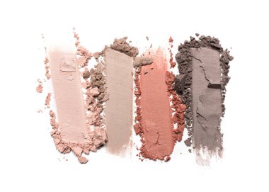 Düz fırça darbesi. Kırık renk göz farı temeli beyaz arka grupta izole edilmiş kozmetik güzellik ürünü örneği olarak